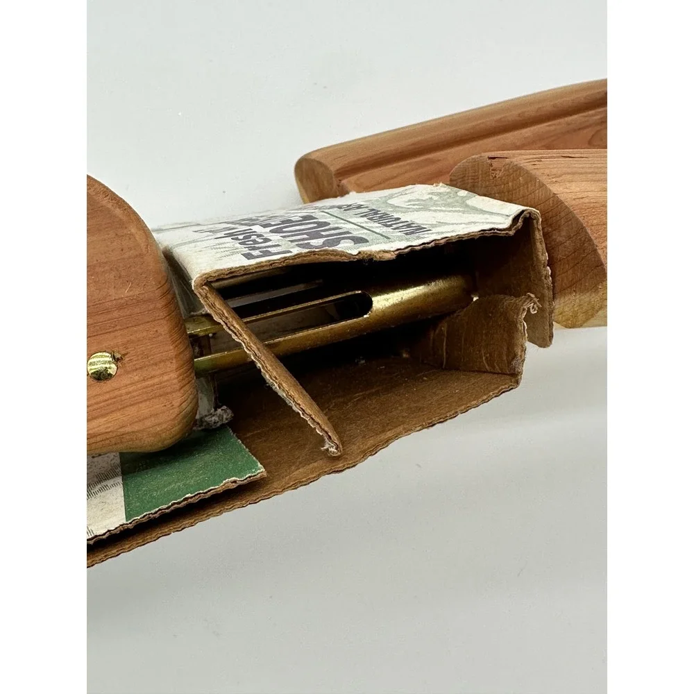 Cedar America Shoe Trees Men's Fresh Cut Aromatic Cedar Wood Brown XL 12-14